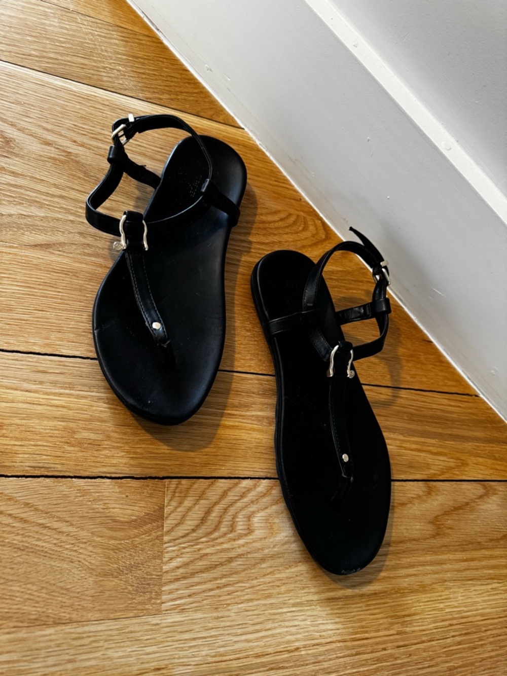 Sperry Black Leather Strappy T-Strap Sandals - Size 8